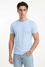 Cloud Cotton® MuscleFit Azul cielo claro — Modelo de frente