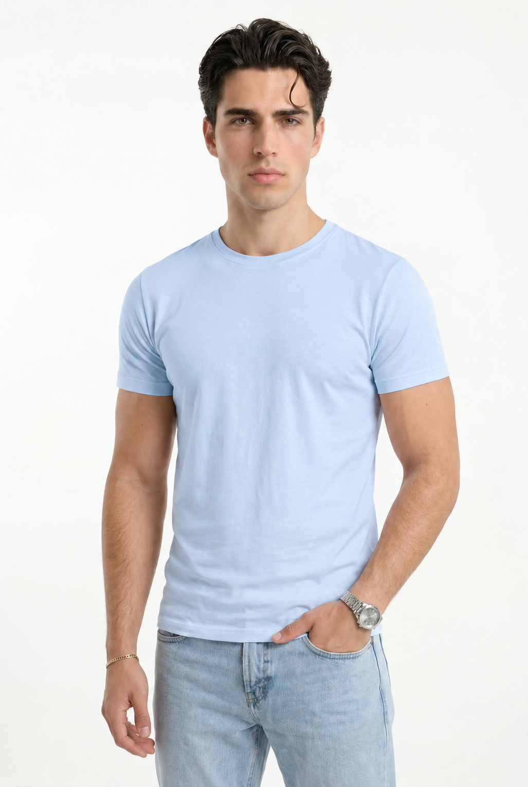 Cloud Cotton® MuscleFit Azul cielo claro — Modelo de frente
