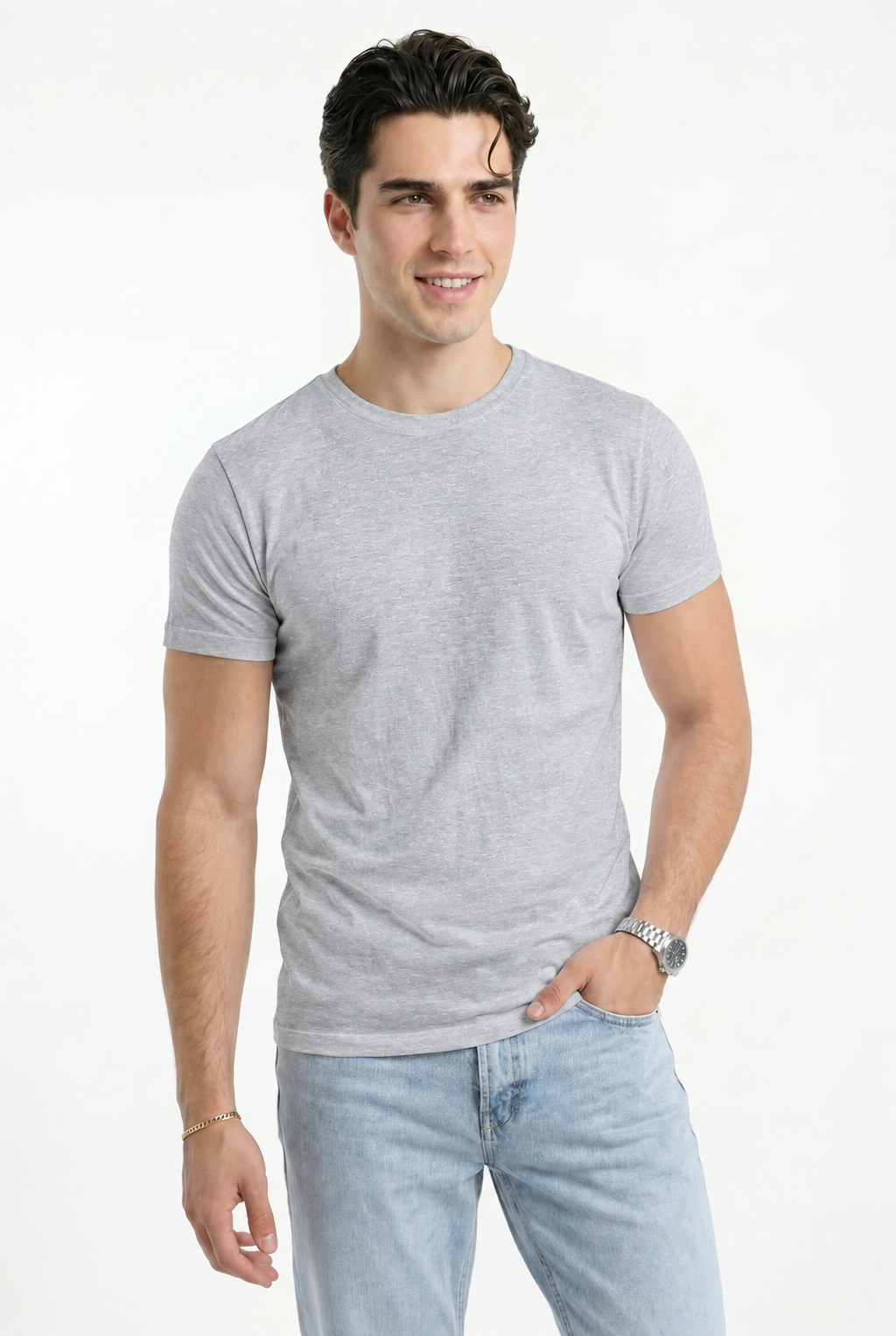 Cloud Cotton® MuscleFit Gris jaspe claro — Modelo de frente, sonrisa