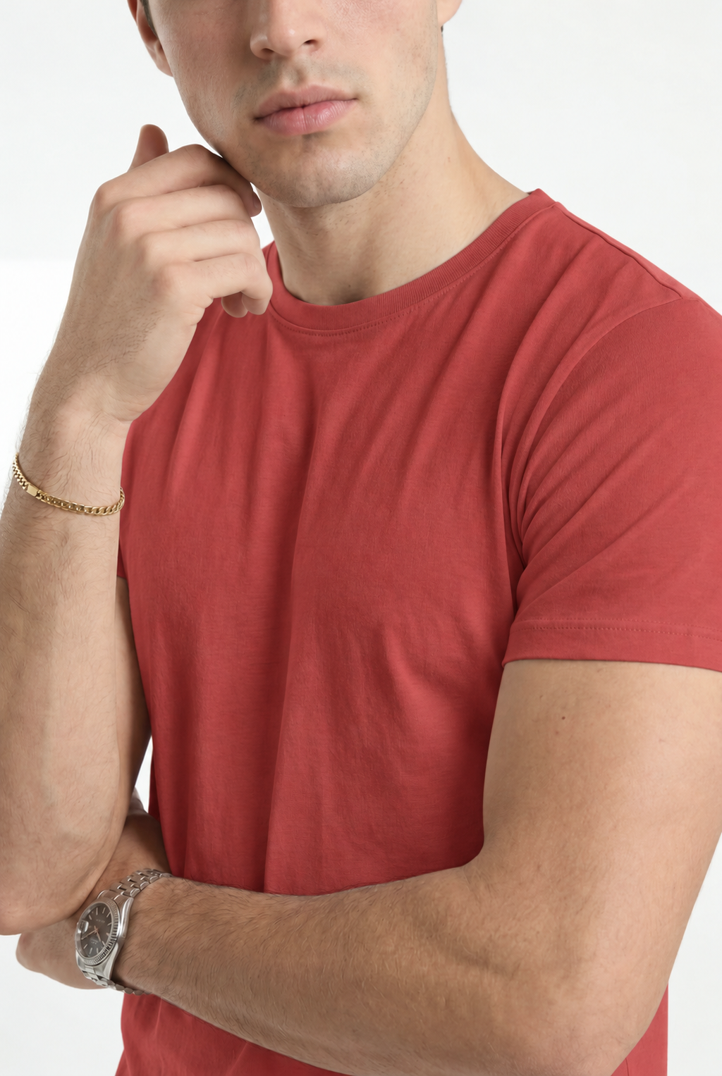 Cloud Cotton® MuscleFit Rojo suave — Detalle de cuello y manga